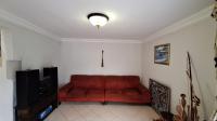 Lounges - 117 square meters of property in Noordheuwel