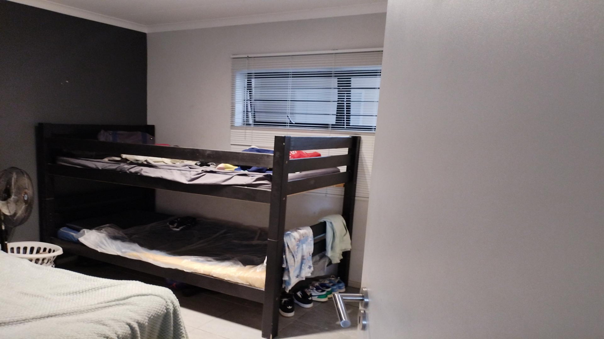 Bed Room 1 of property in Umbogintwini