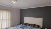Bed Room 2 of property in Umbogintwini