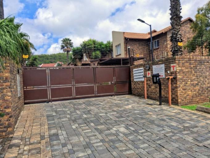 2 Bedroom Simplex for Sale For Sale in Glenvista - MR700664