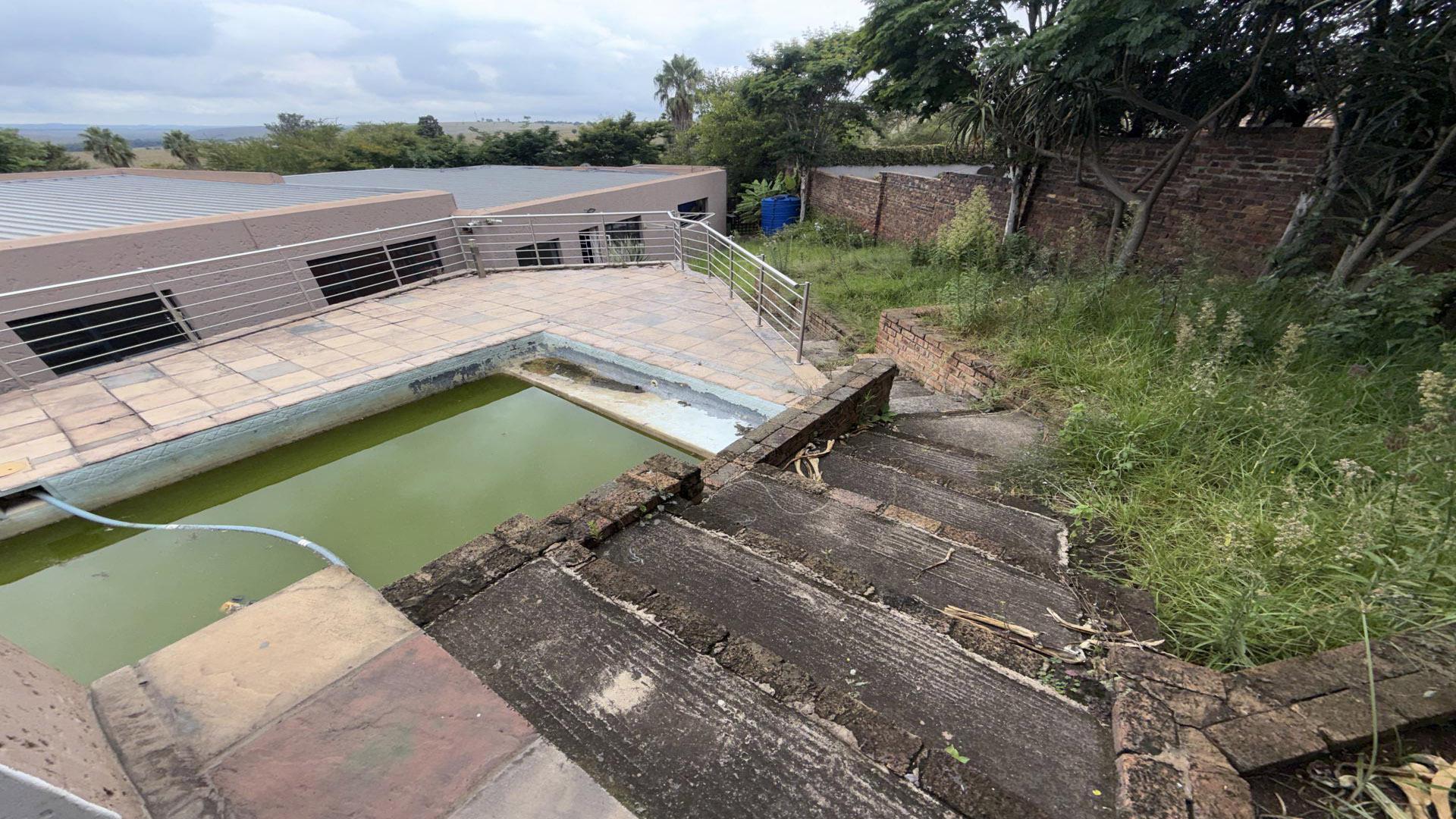 Backyard of property in Modelpark