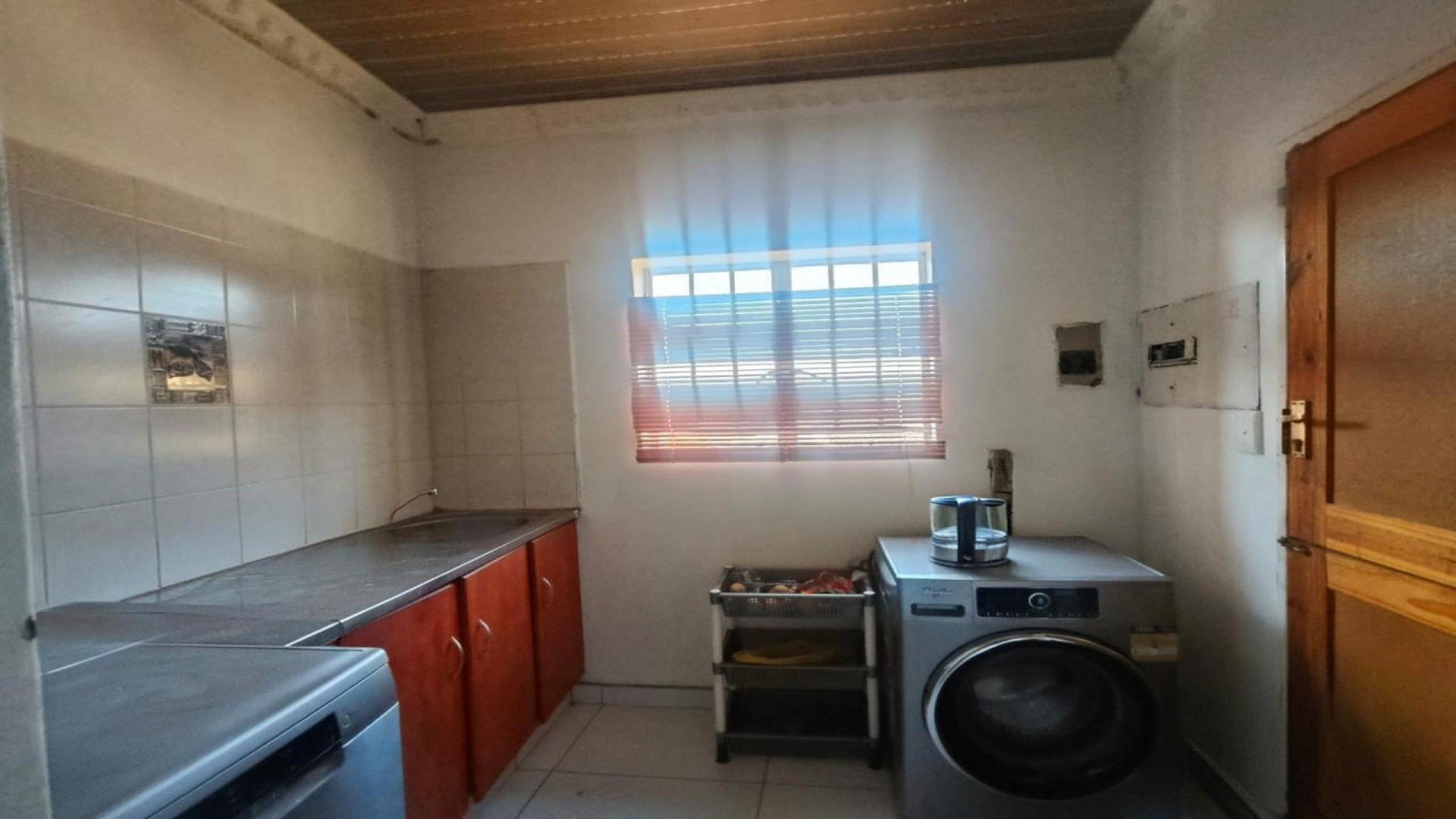 Kitchen of property in Safarituine