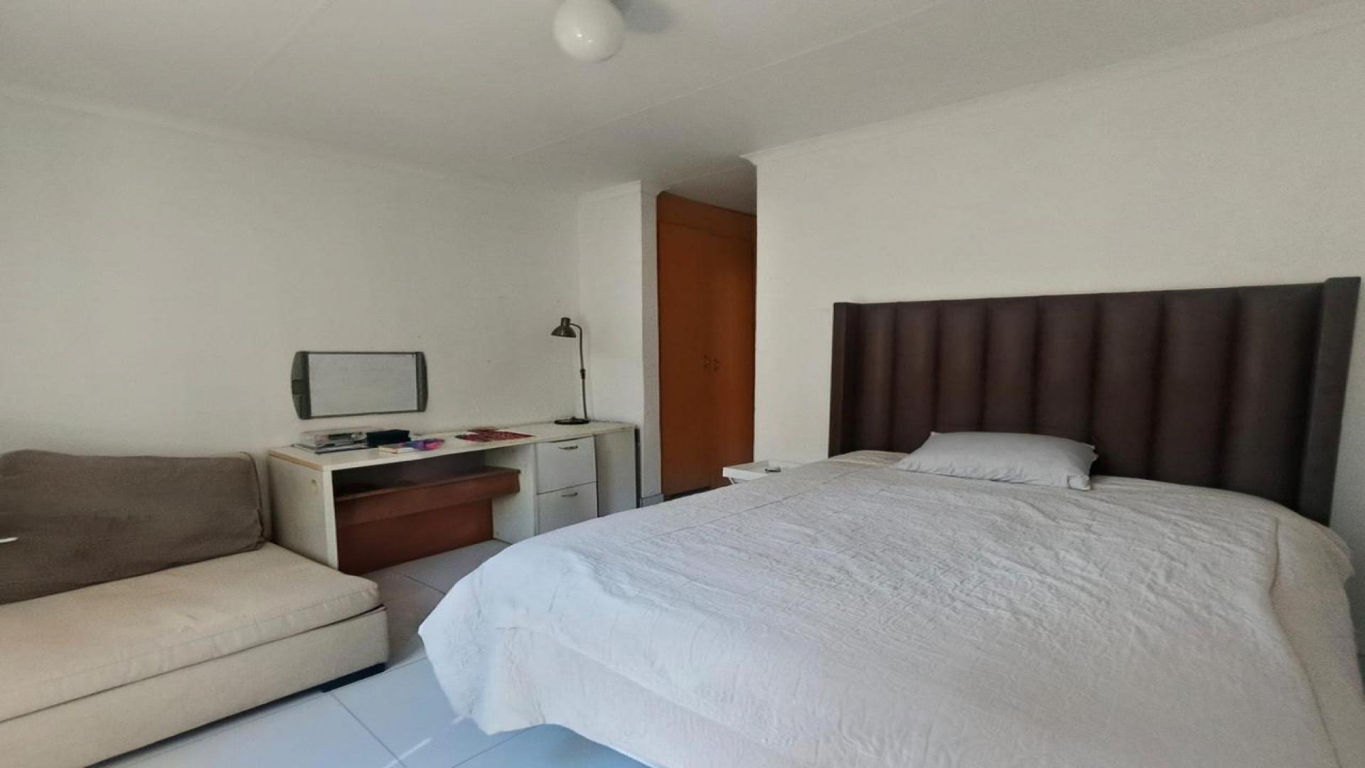 Bed Room 2 of property in Safarituine