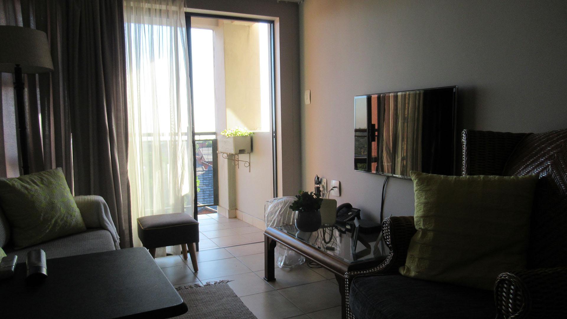 Lounges - 12 square meters of property in Johannesburg North