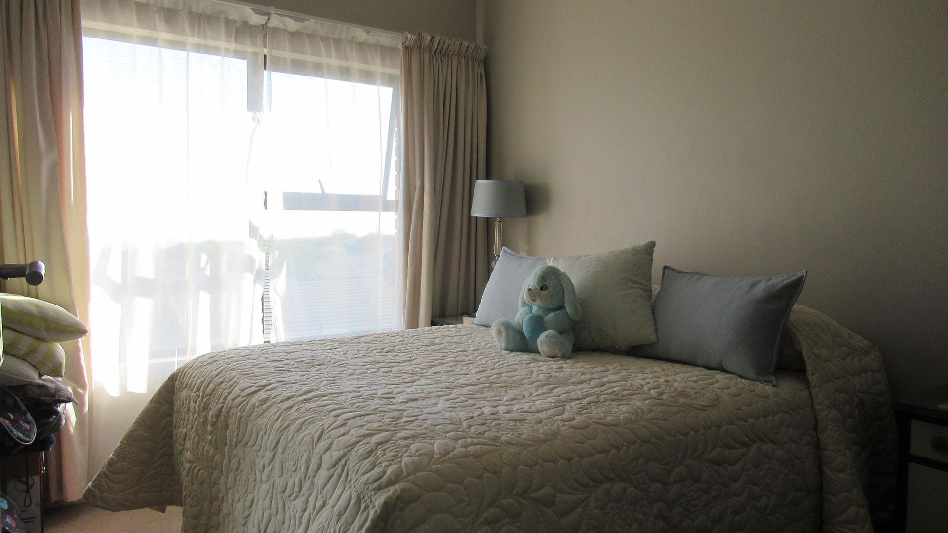 Bed Room 1 - 12 square meters of property in Johannesburg North