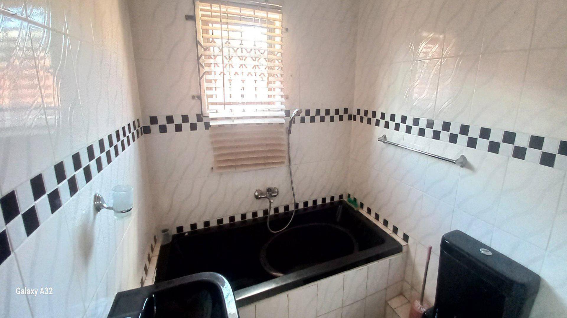 Bathroom 1 of property in Mdantsane