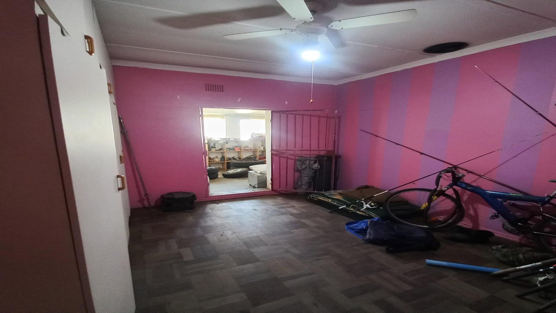 Spaces of property in Bothasrus