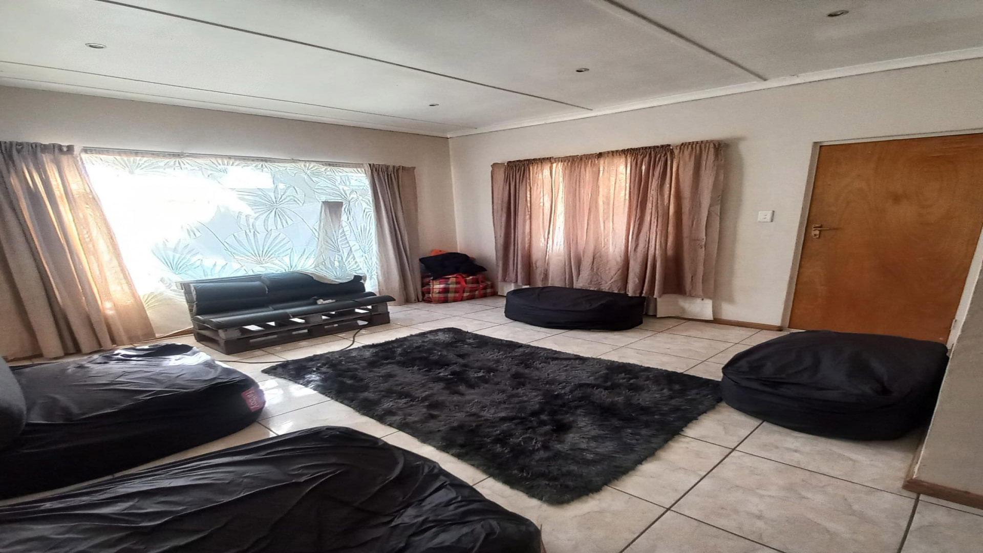 Lounges of property in Bothasrus