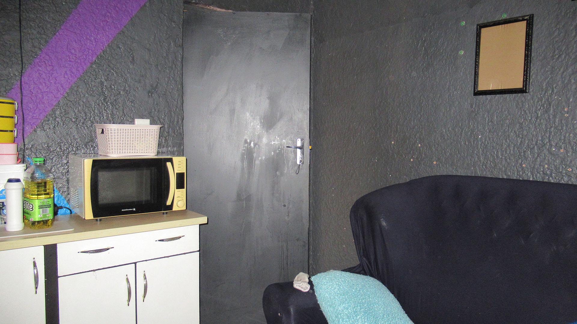 Bed Room 4 - 13 square meters of property in Klippoortje