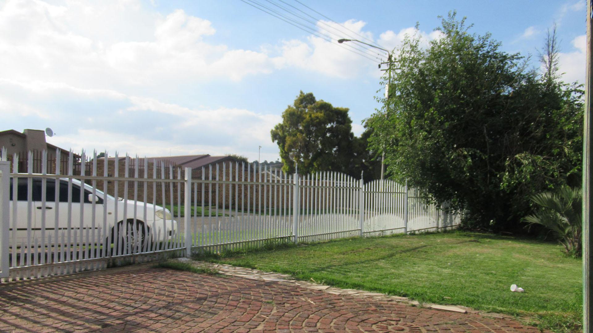 Front View of property in Klippoortje