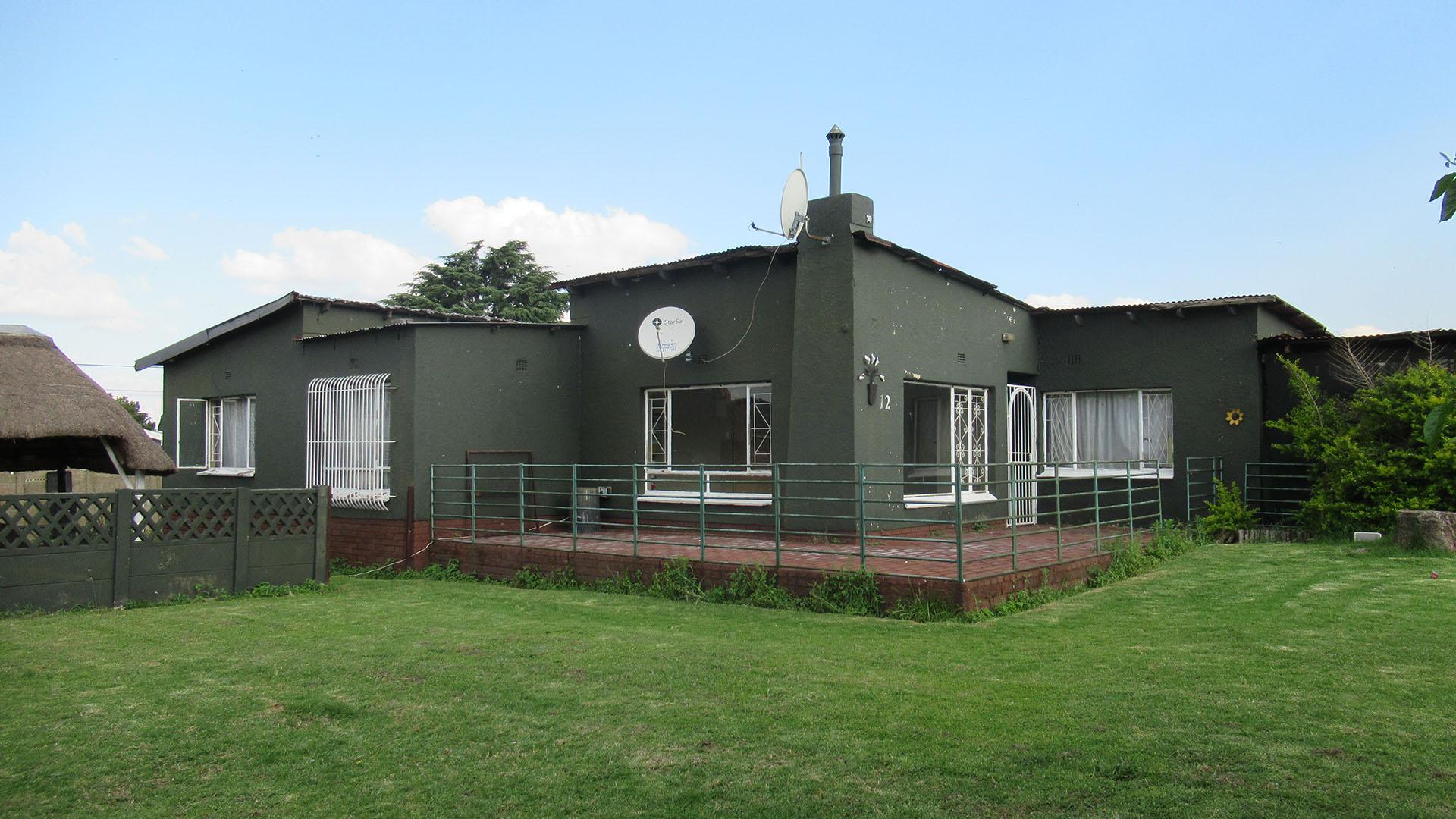 Front View of property in Klippoortje