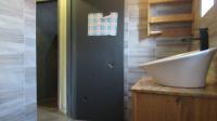 Bathroom 1 - 5 square meters of property in Klippoortje