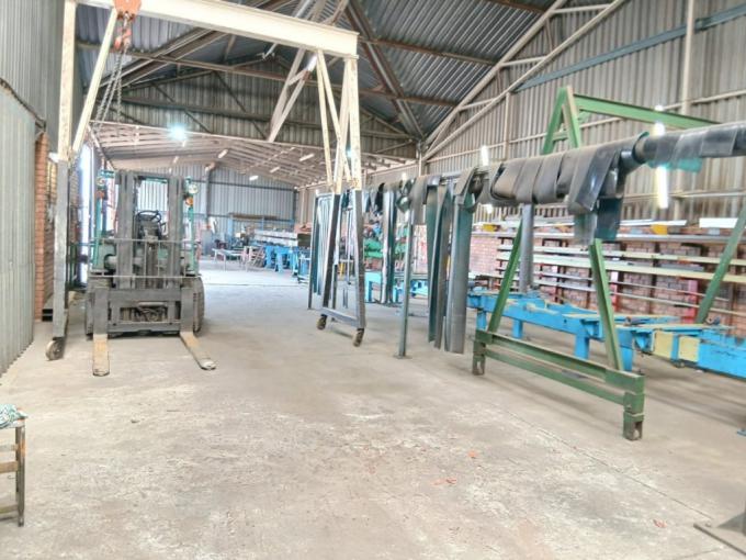 Commercial for Sale For Sale in Anderbolt - MR700789