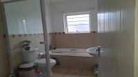 Bathroom 1 of property in Meredale