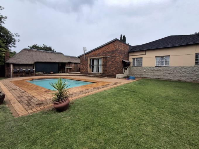 4 Bedroom House for Sale For Sale in Nigel - MR700817