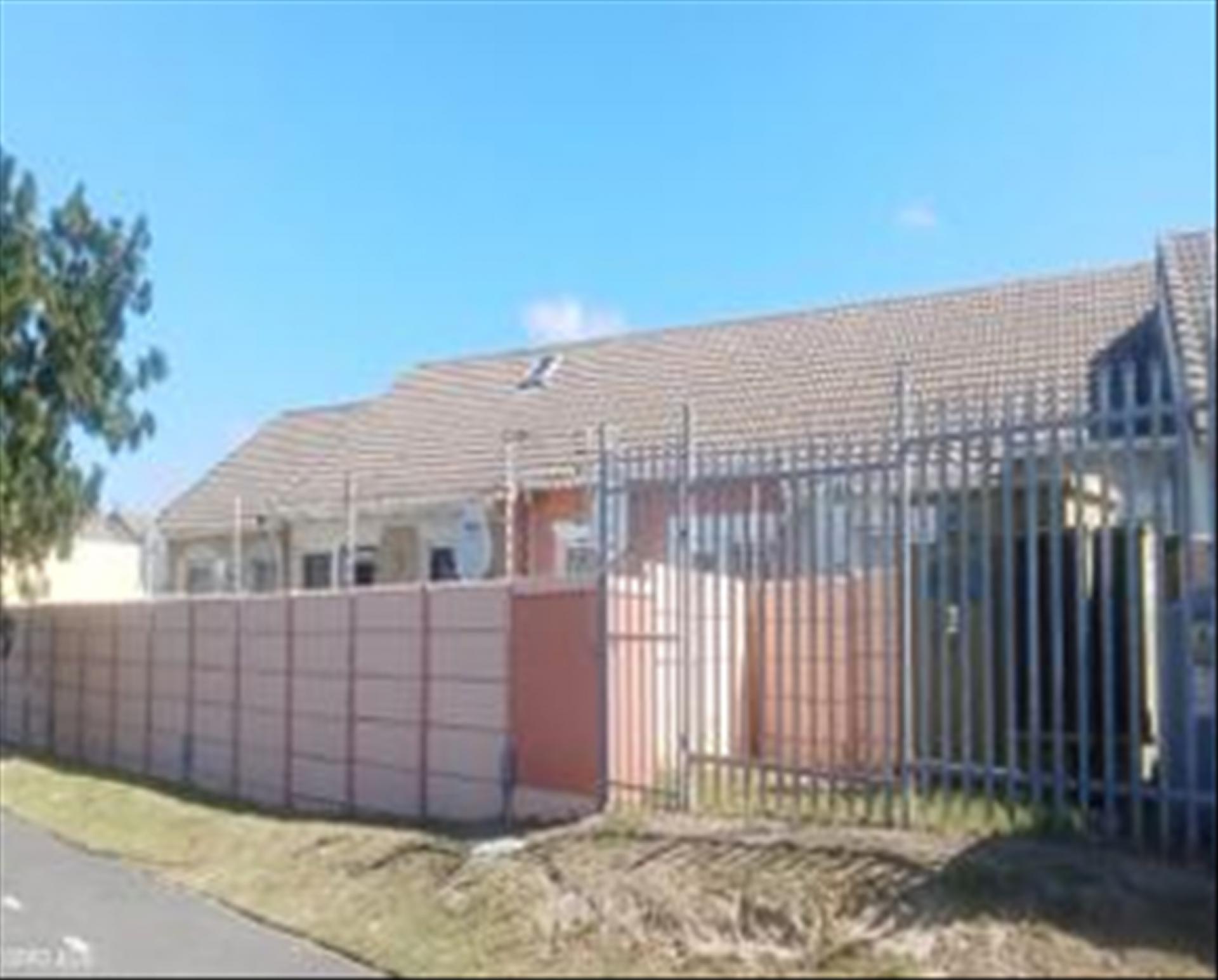 Front View of property in Viking Park