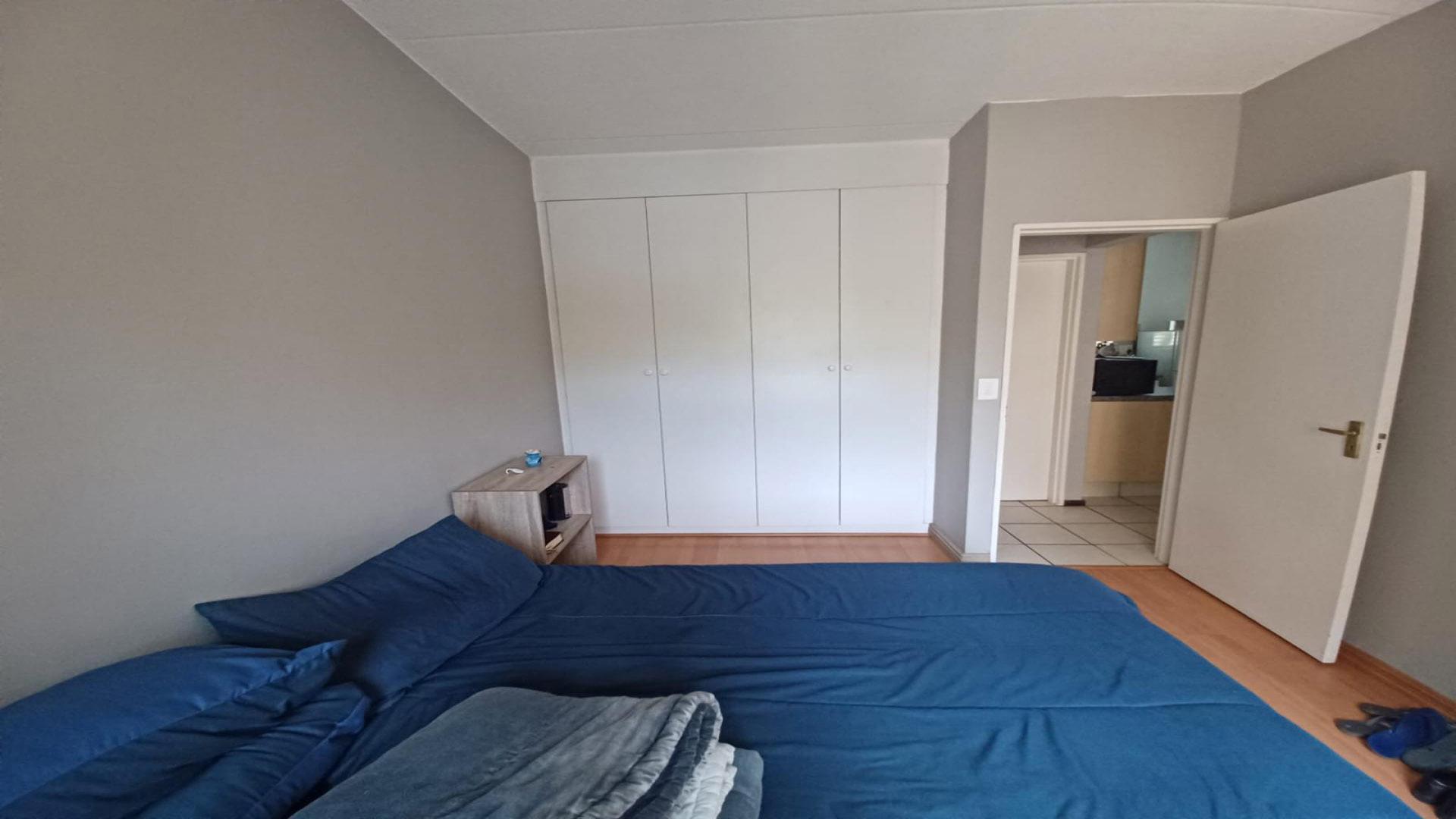 Bed Room 1 of property in Lone Hill