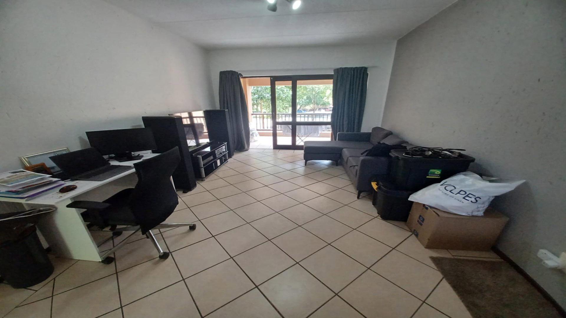 Lounges of property in Lone Hill