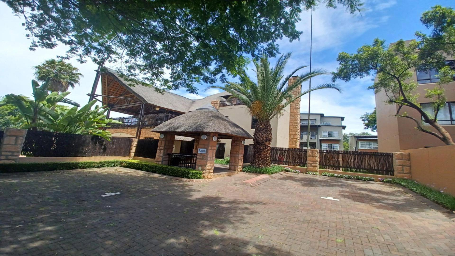 Garage of property in Lone Hill