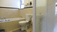 Bathroom 1 - 7 square meters of property in Lone Hill