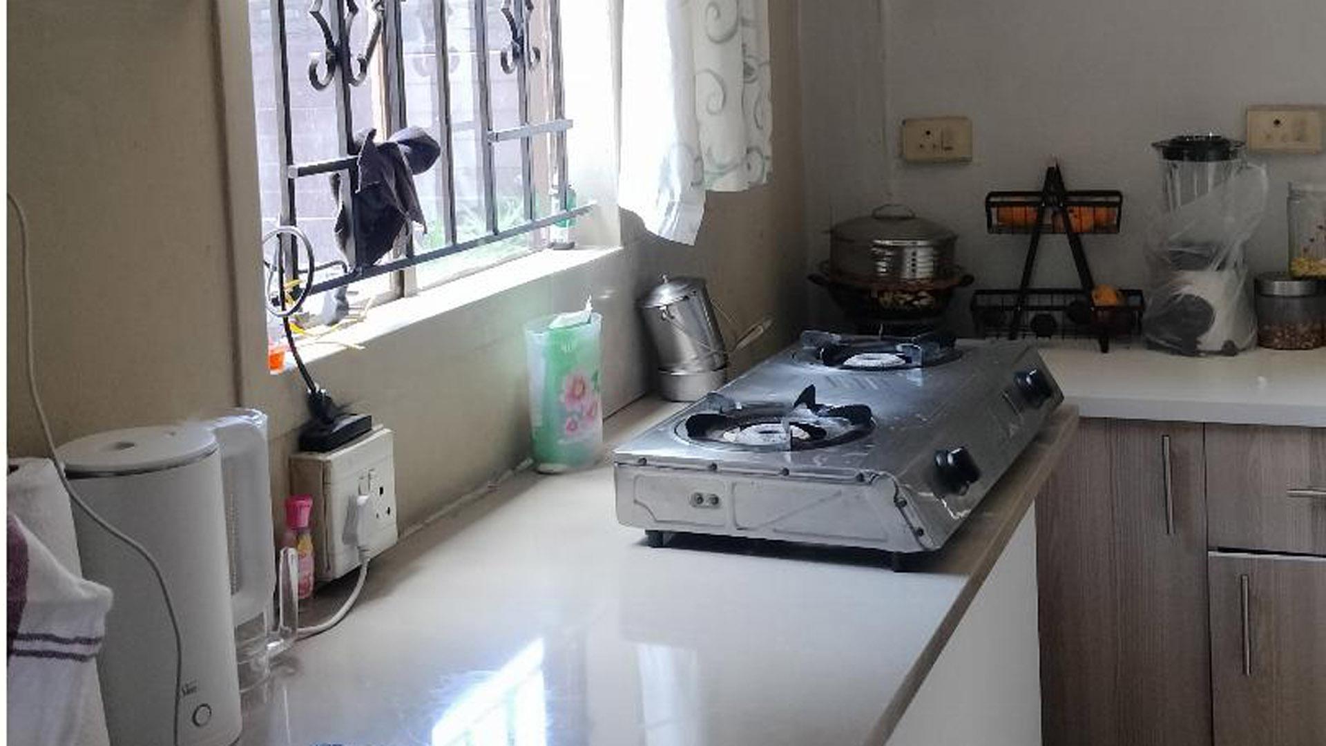 Kitchen of property in Marlboro Gardens