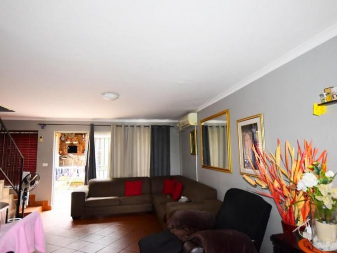 2 Bedroom Duplex for Sale For Sale in Moreletapark - MR700873