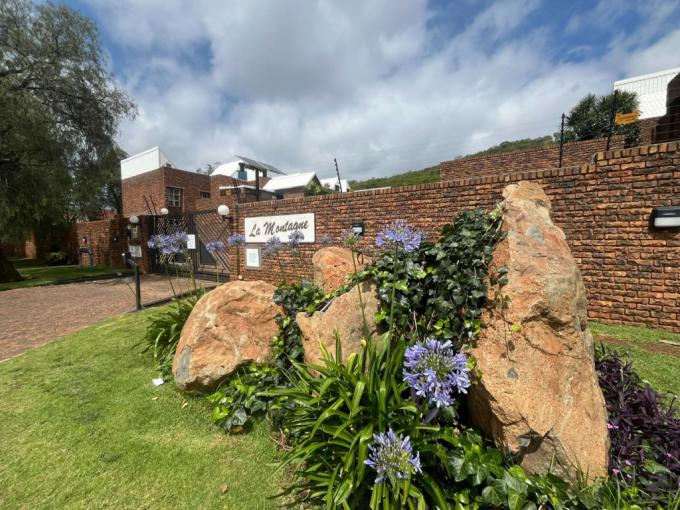 2 Bedroom Simplex for Sale For Sale in Glenvista - MR700904