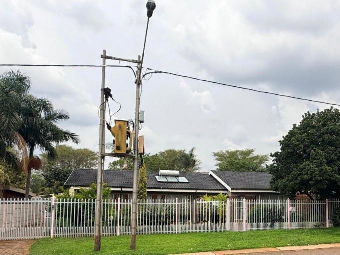 6 Bedroom House for Sale For Sale in Dorandia - MR700919