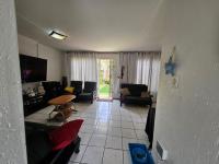  of property in Glenvista