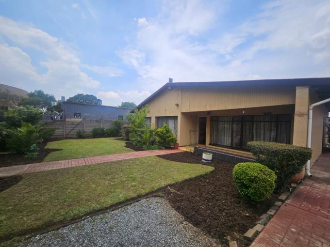 4 Bedroom House for Sale For Sale in New Redruth - MR700928