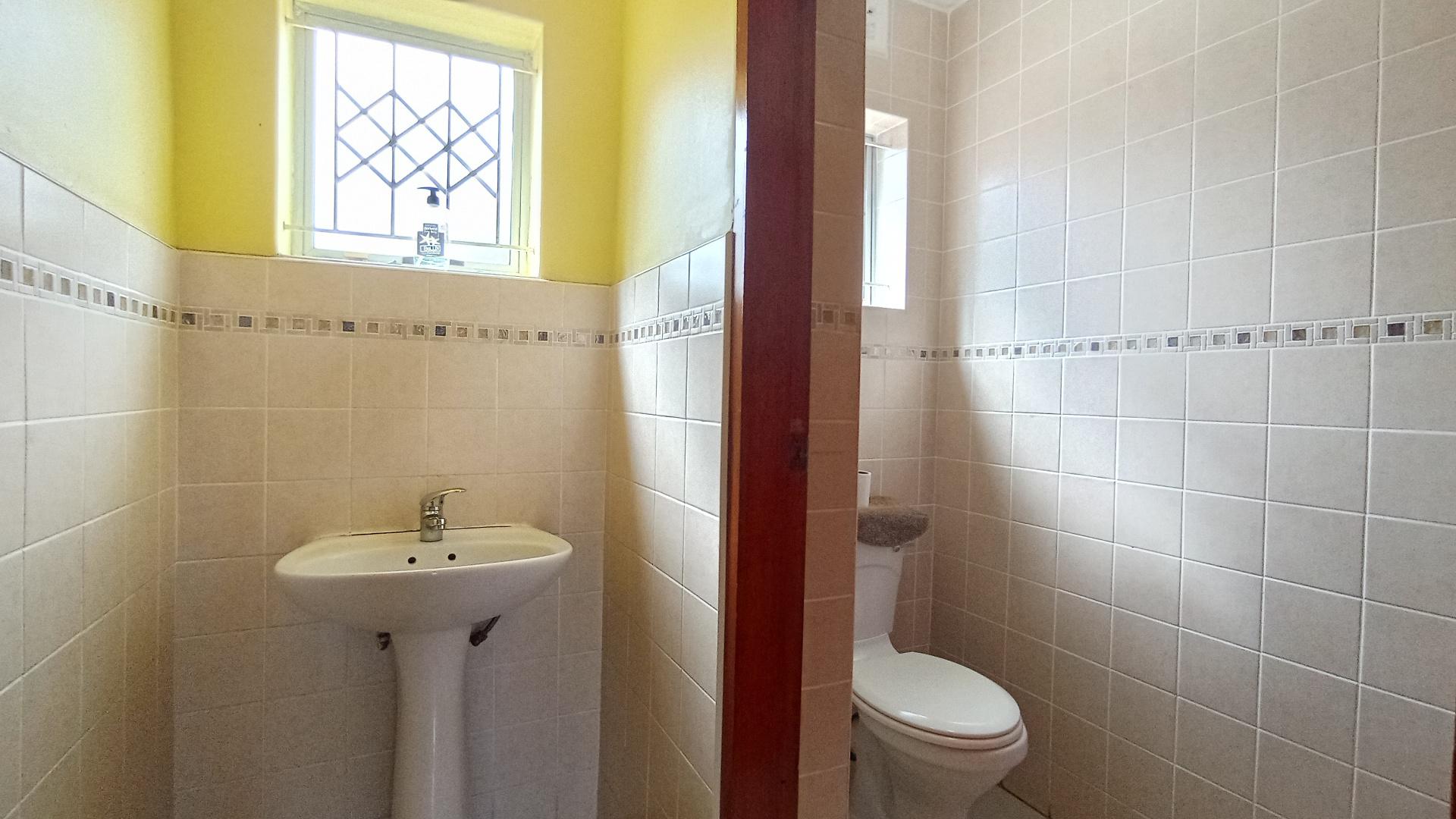 Guest Toilet - 2 square meters of property in Stanger