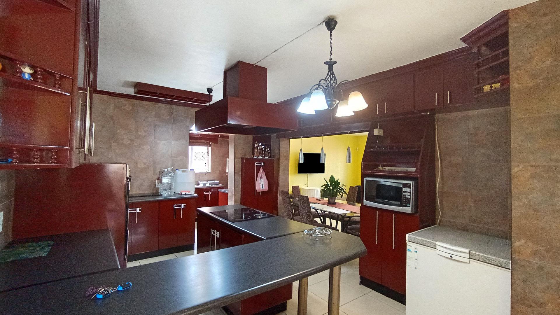 Kitchen - 16 square meters of property in Stanger