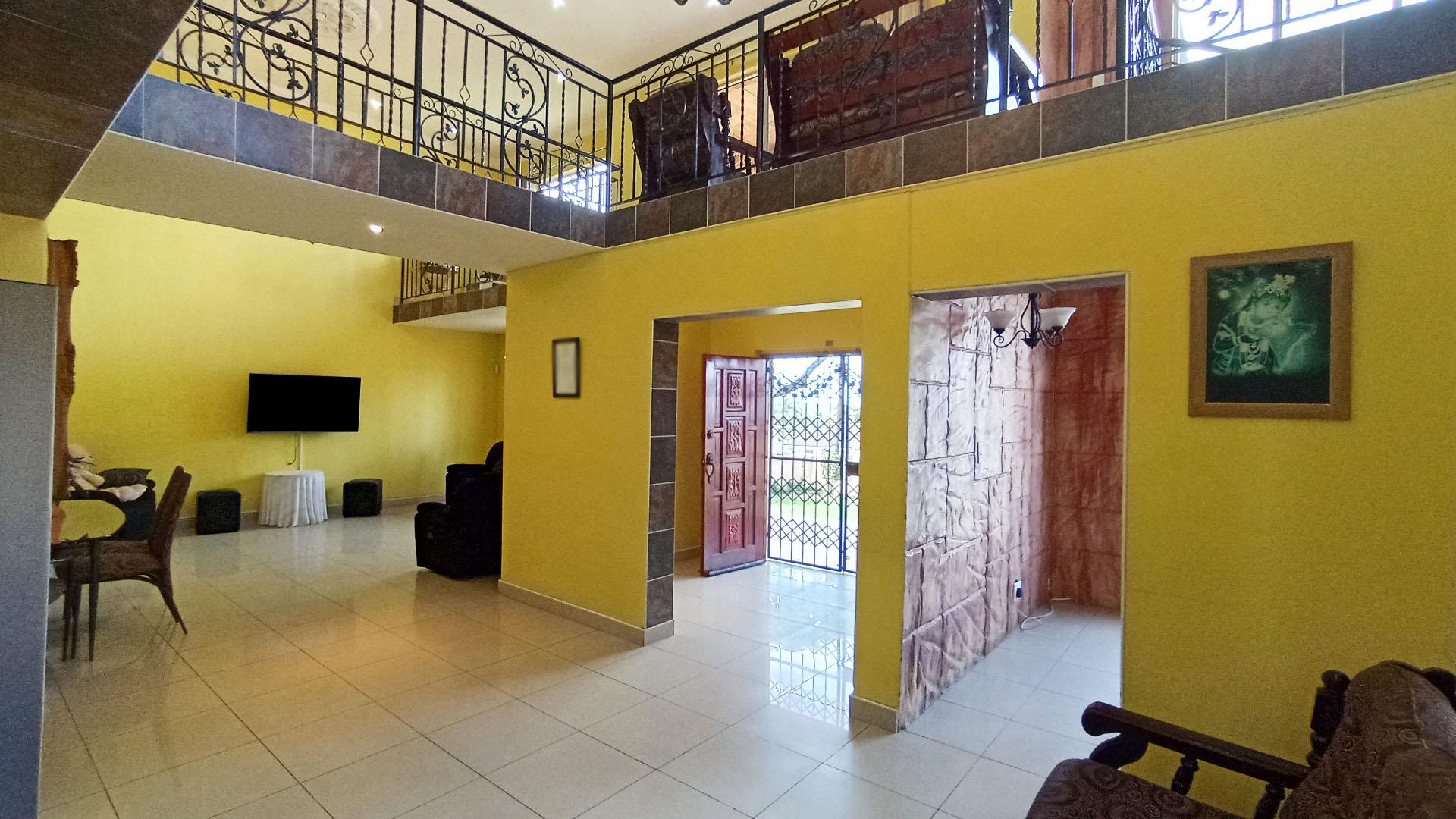 Lounges - 27 square meters of property in Stanger