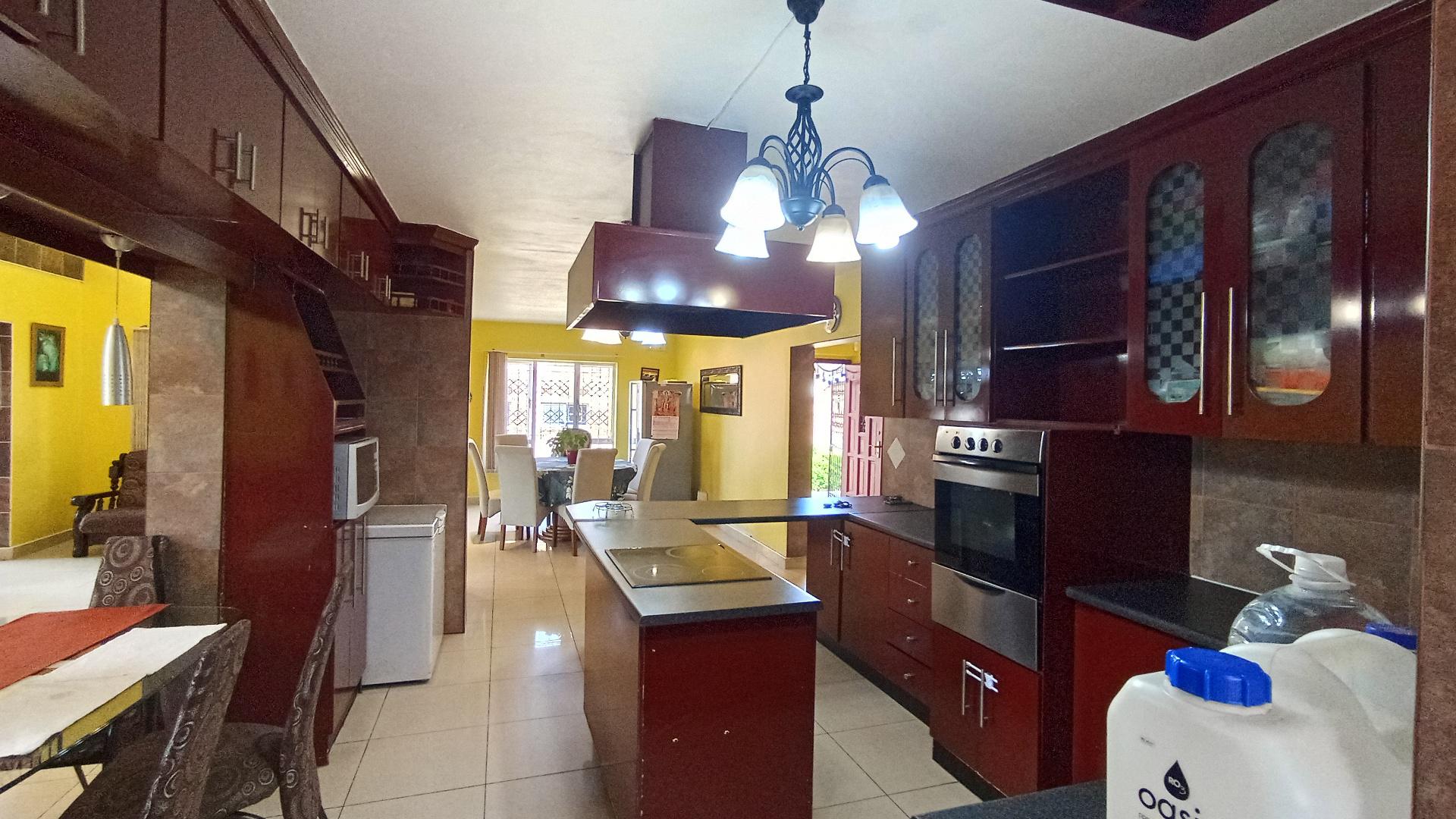 Kitchen - 16 square meters of property in Stanger