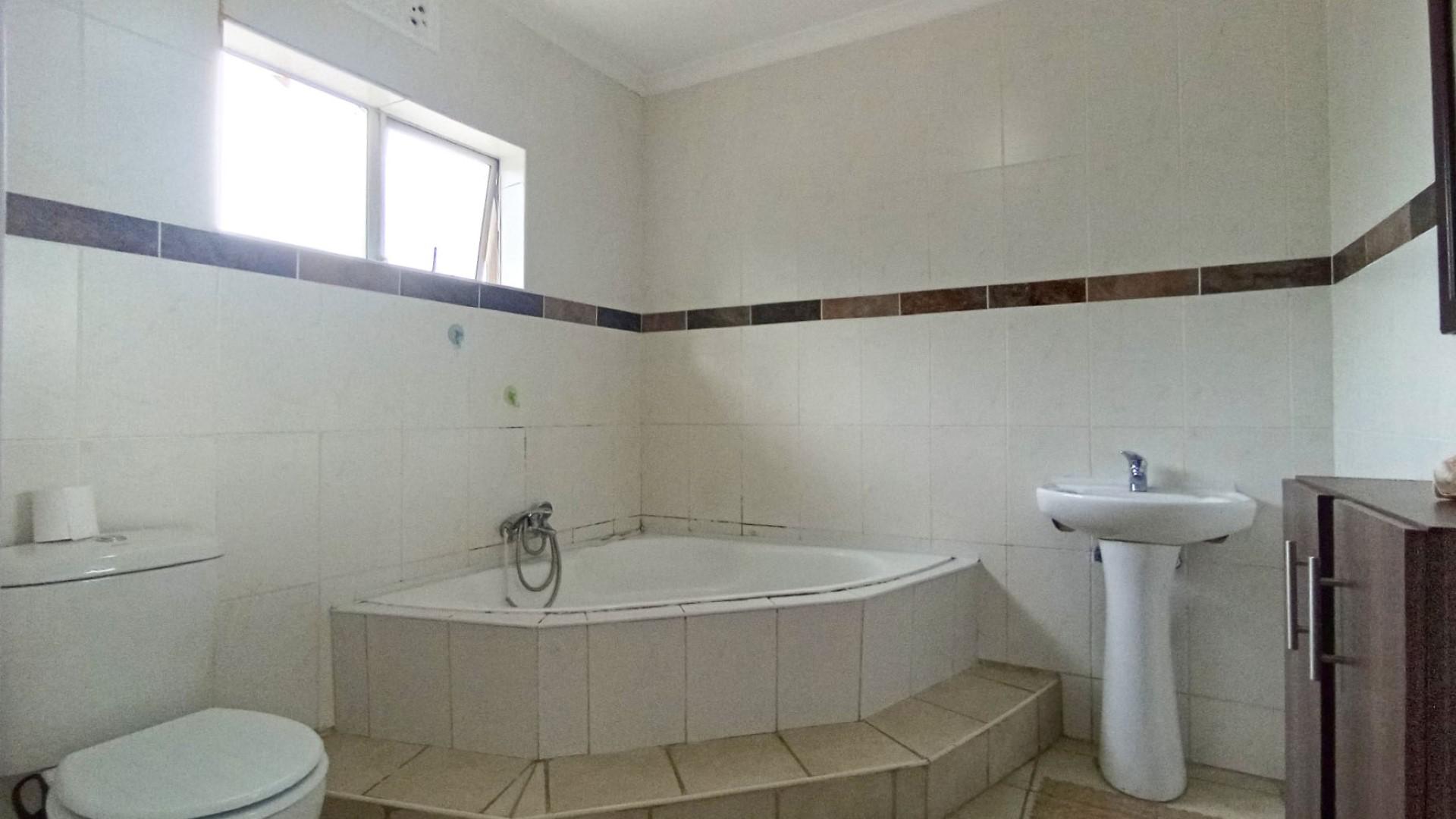 Main Bathroom - 7 square meters of property in Stanger