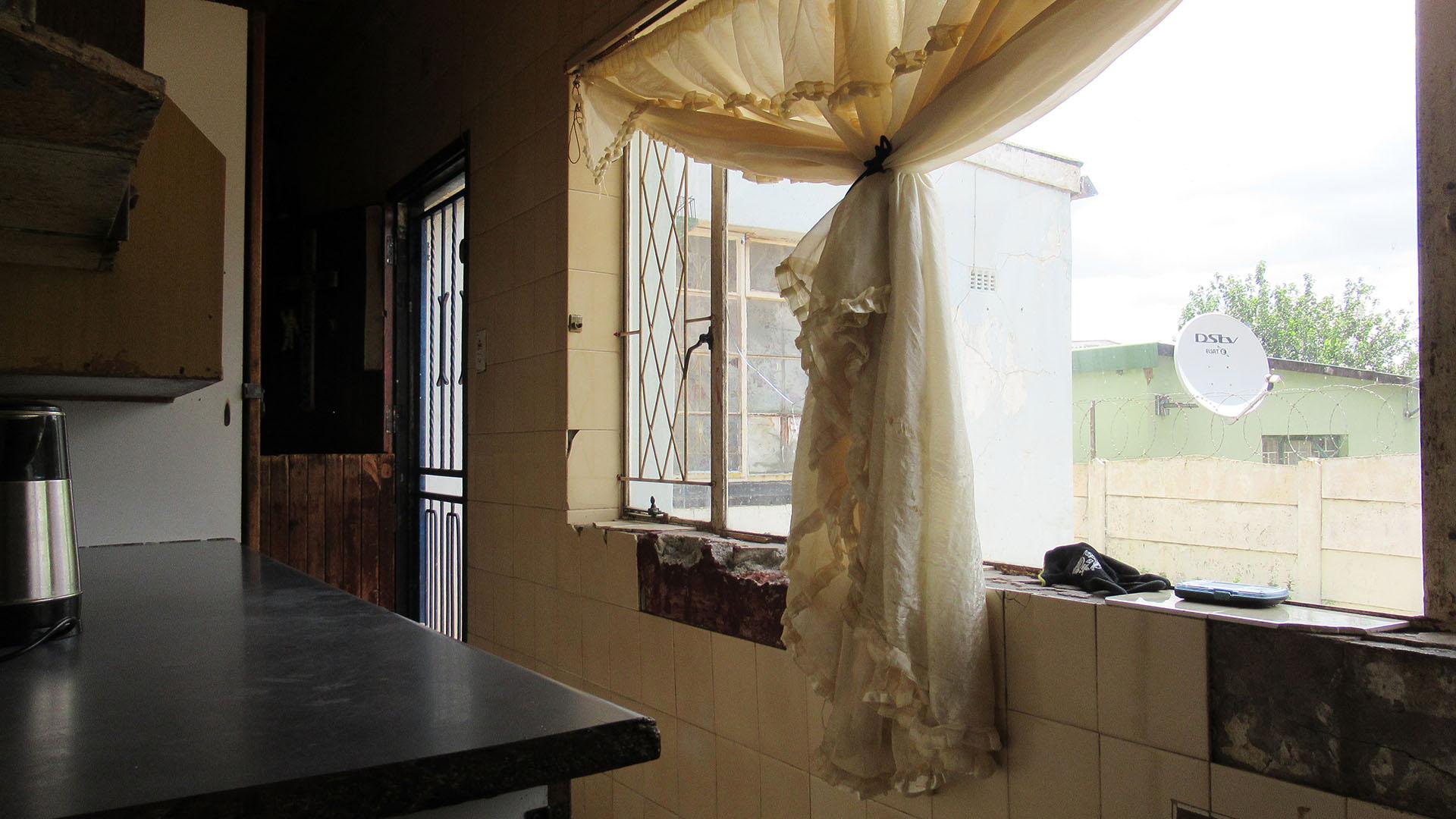 Kitchen - 16 square meters of property in Turf Club