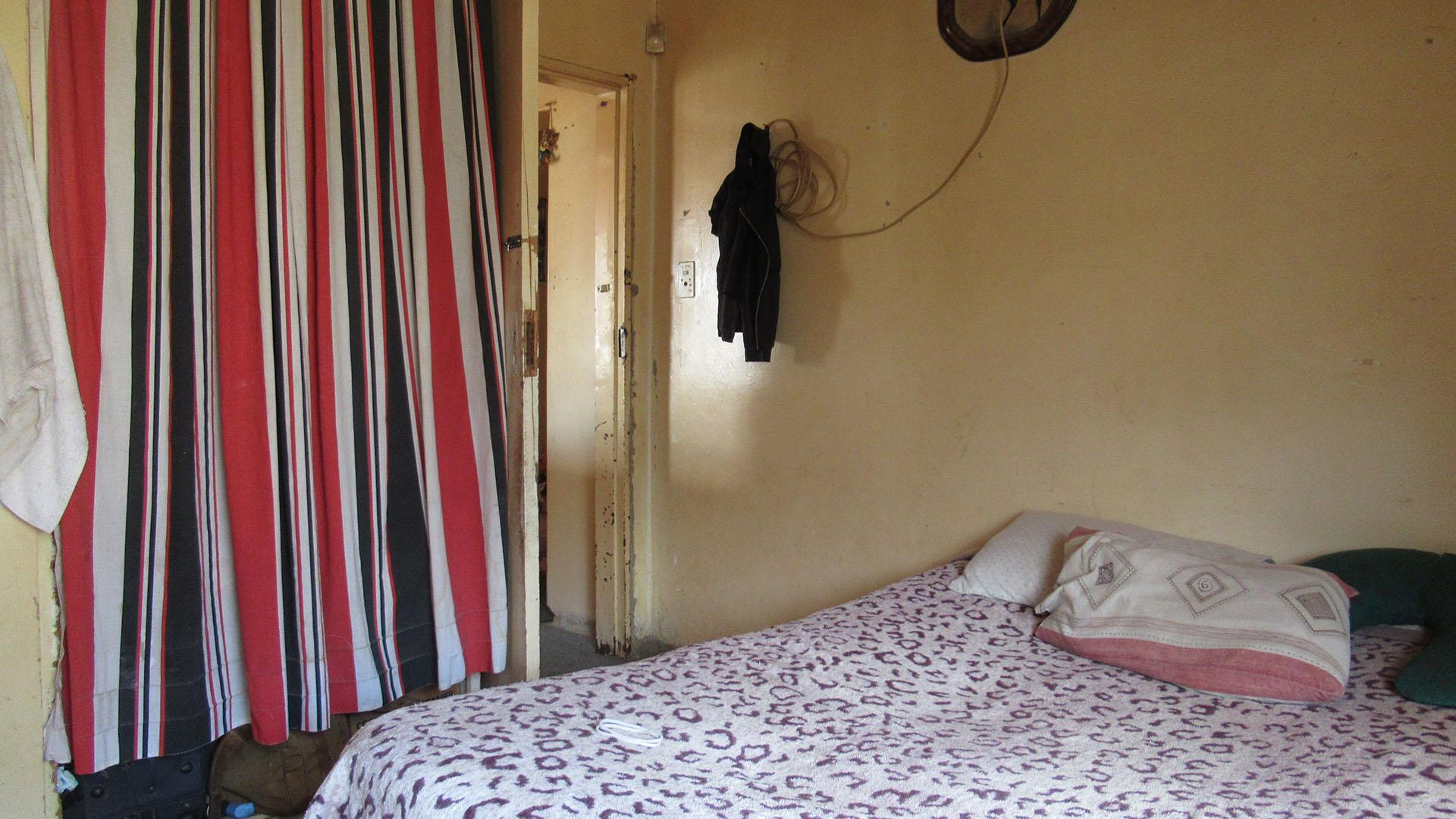 Bed Room 1 - 13 square meters of property in Turf Club