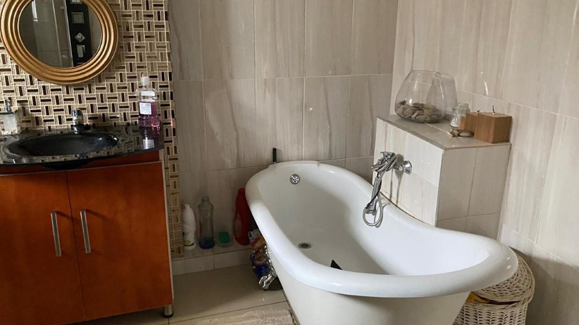 Bathroom 1 of property in Tsakane