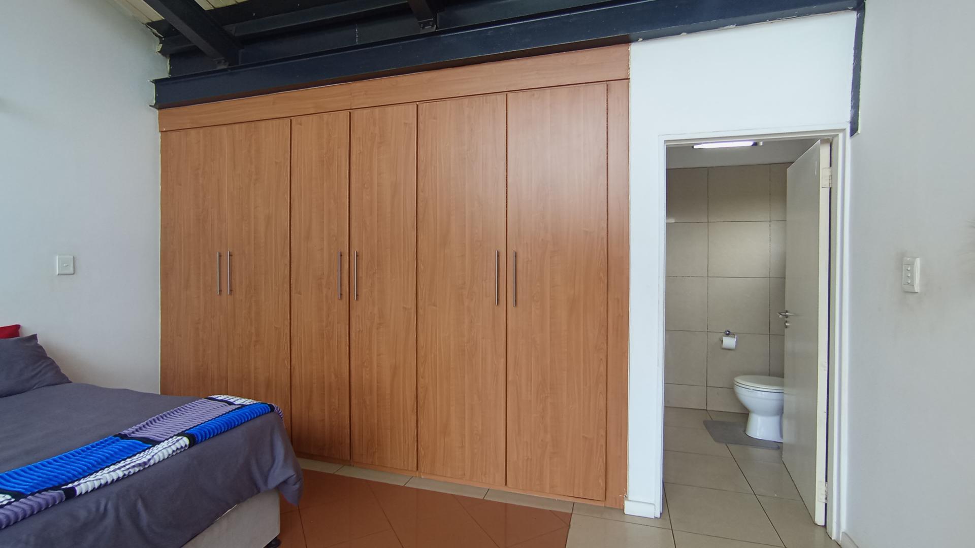 Bed Room 1 - 19 square meters of property in Amberfield