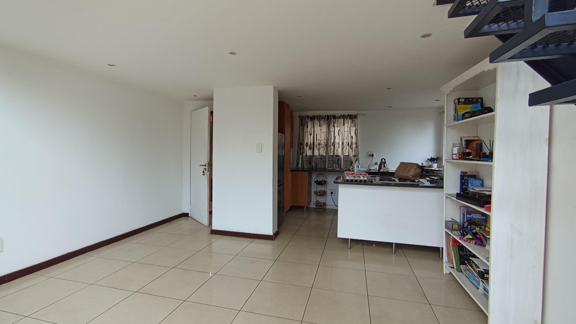 Lounges - 16 square meters of property in Amberfield