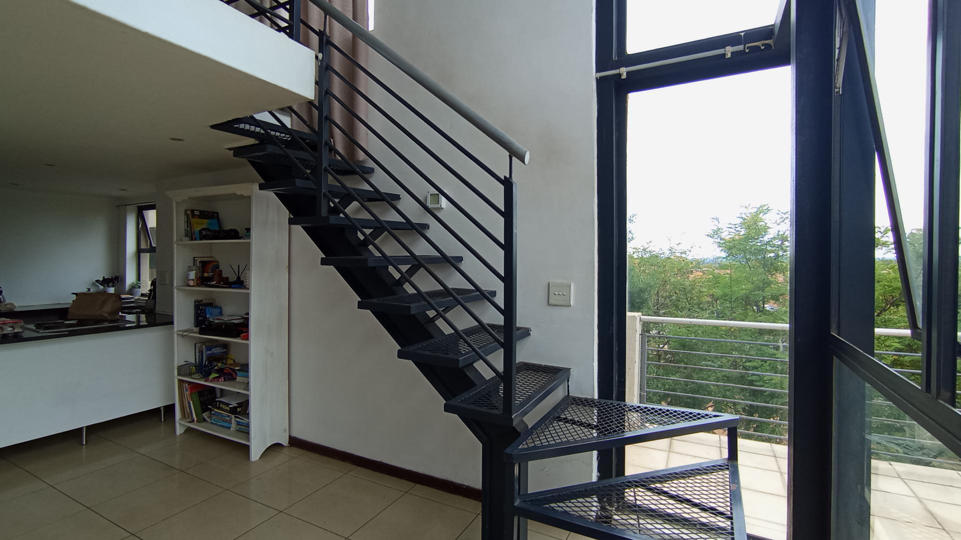 Lounges - 16 square meters of property in Amberfield