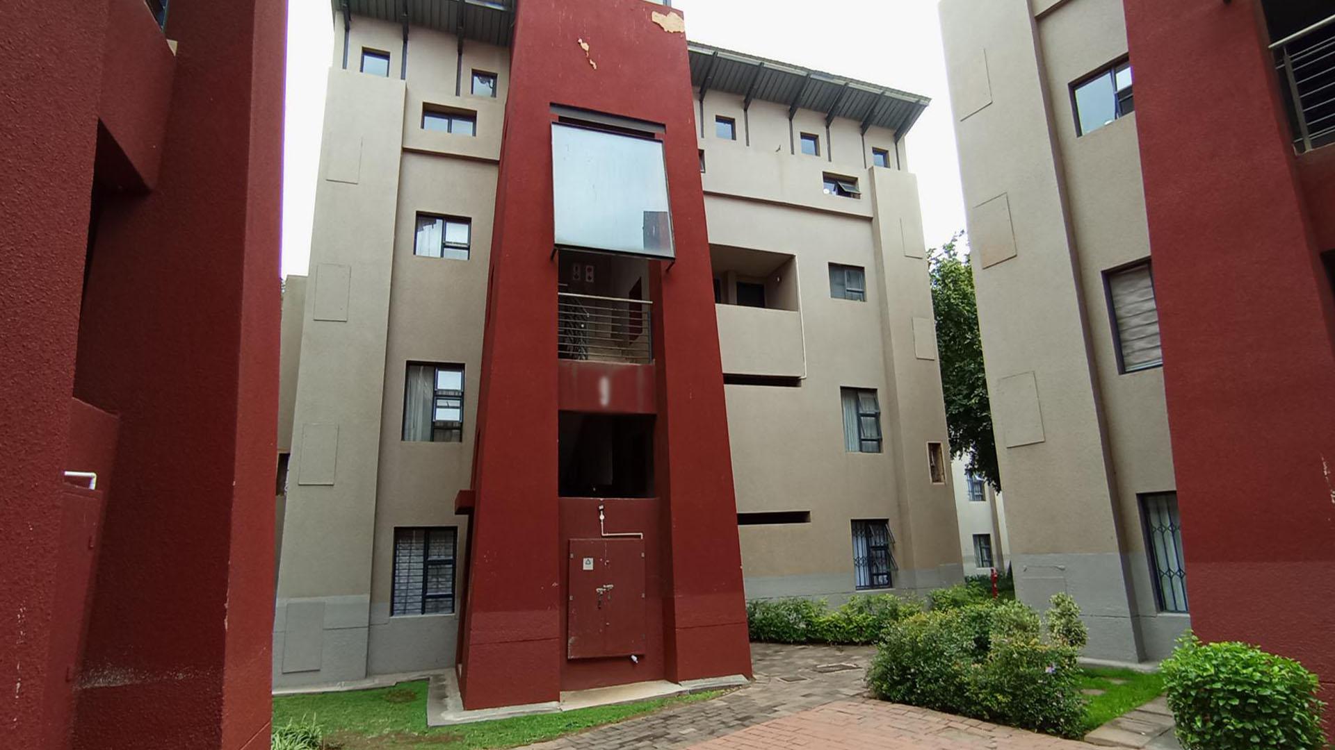 Front View of property in Amberfield