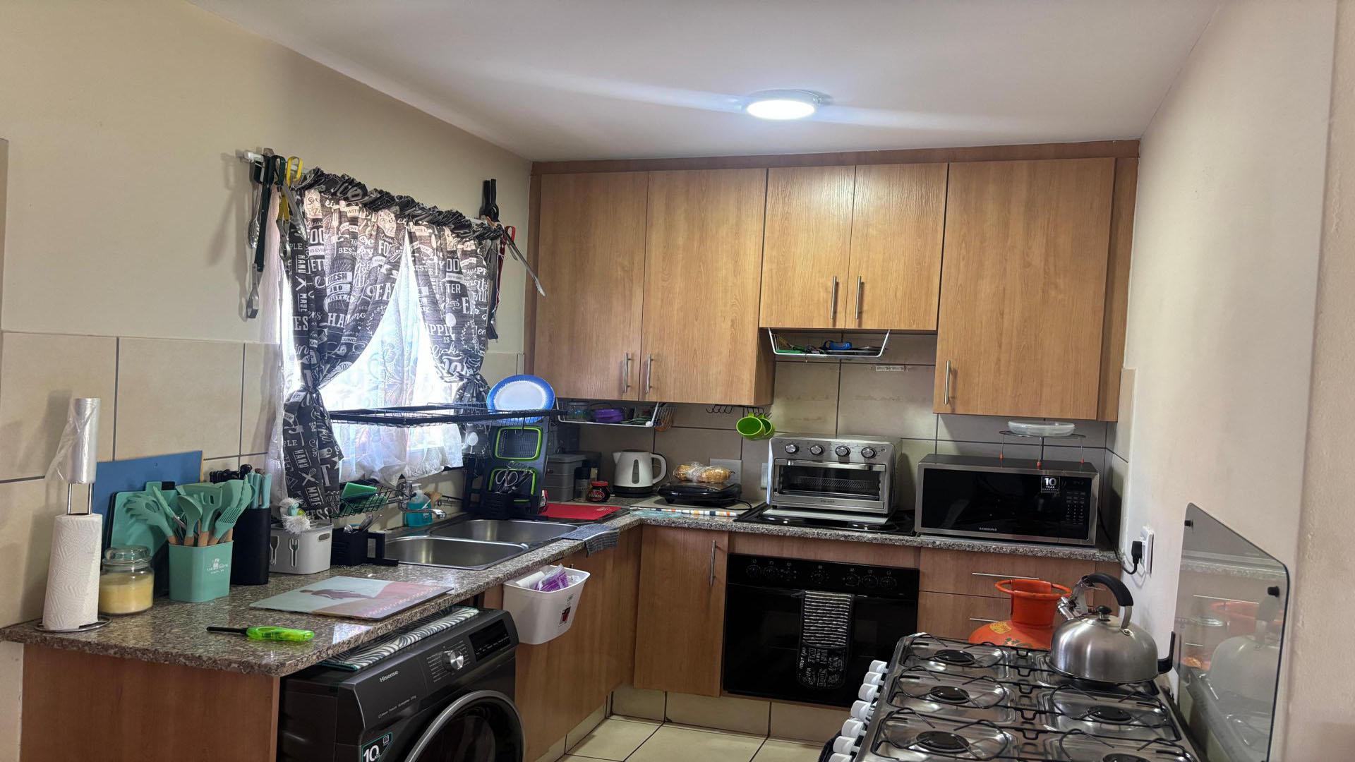 Kitchen of property in Annlin