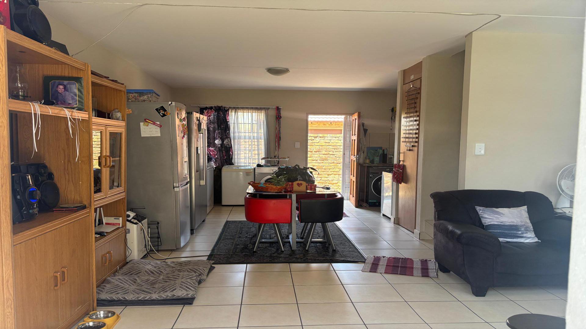 Lounges of property in Annlin