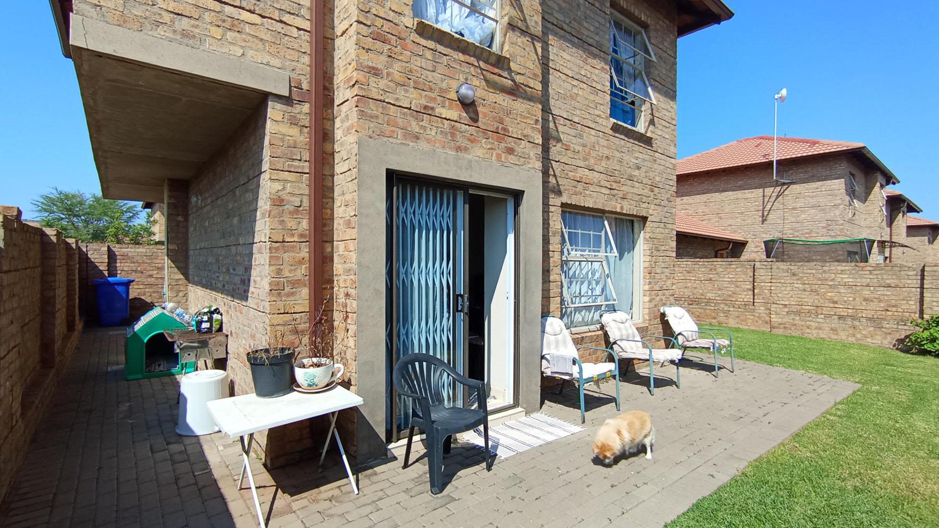 Backyard of property in Annlin