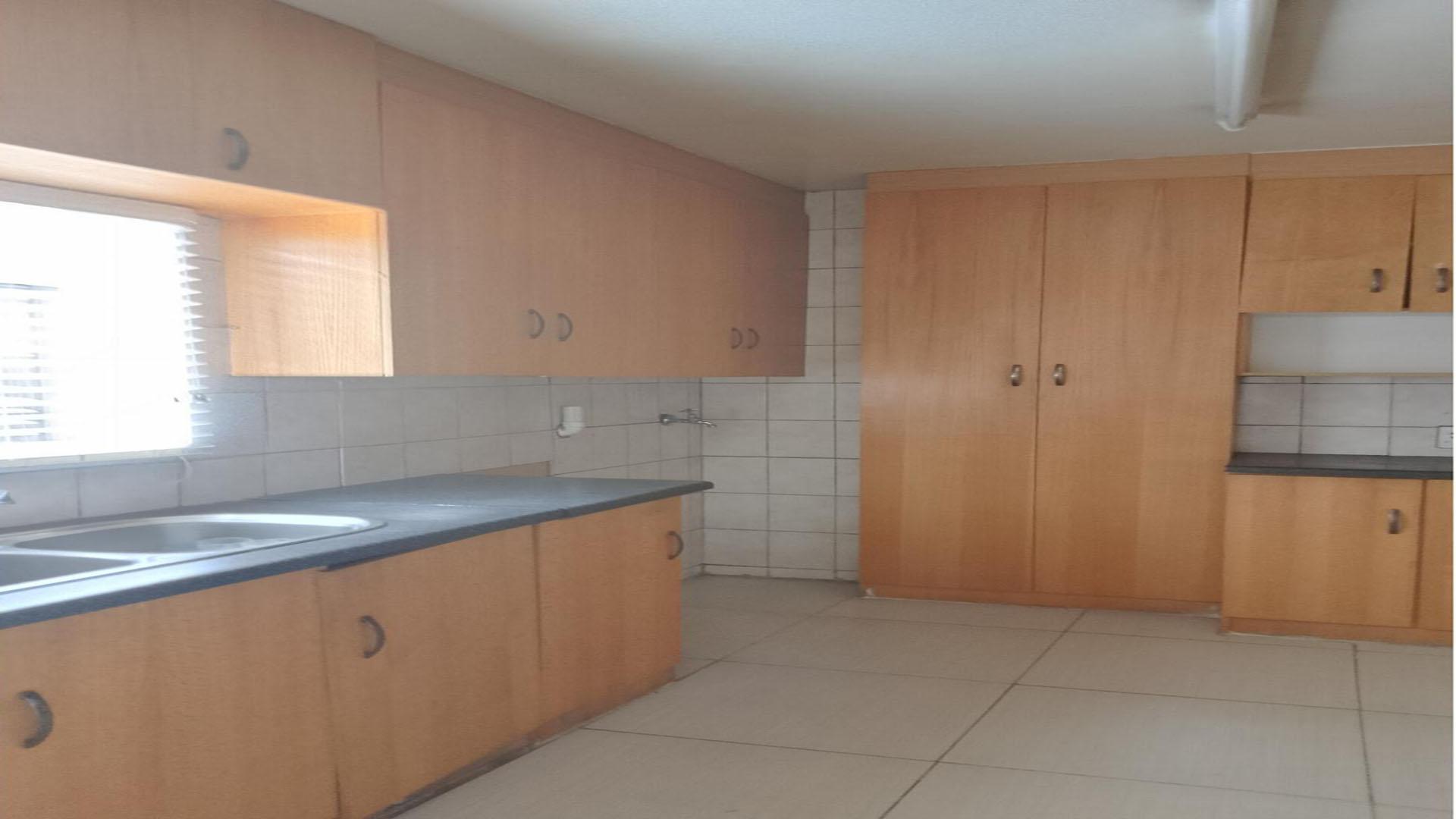 Kitchen of property in Sonland Park