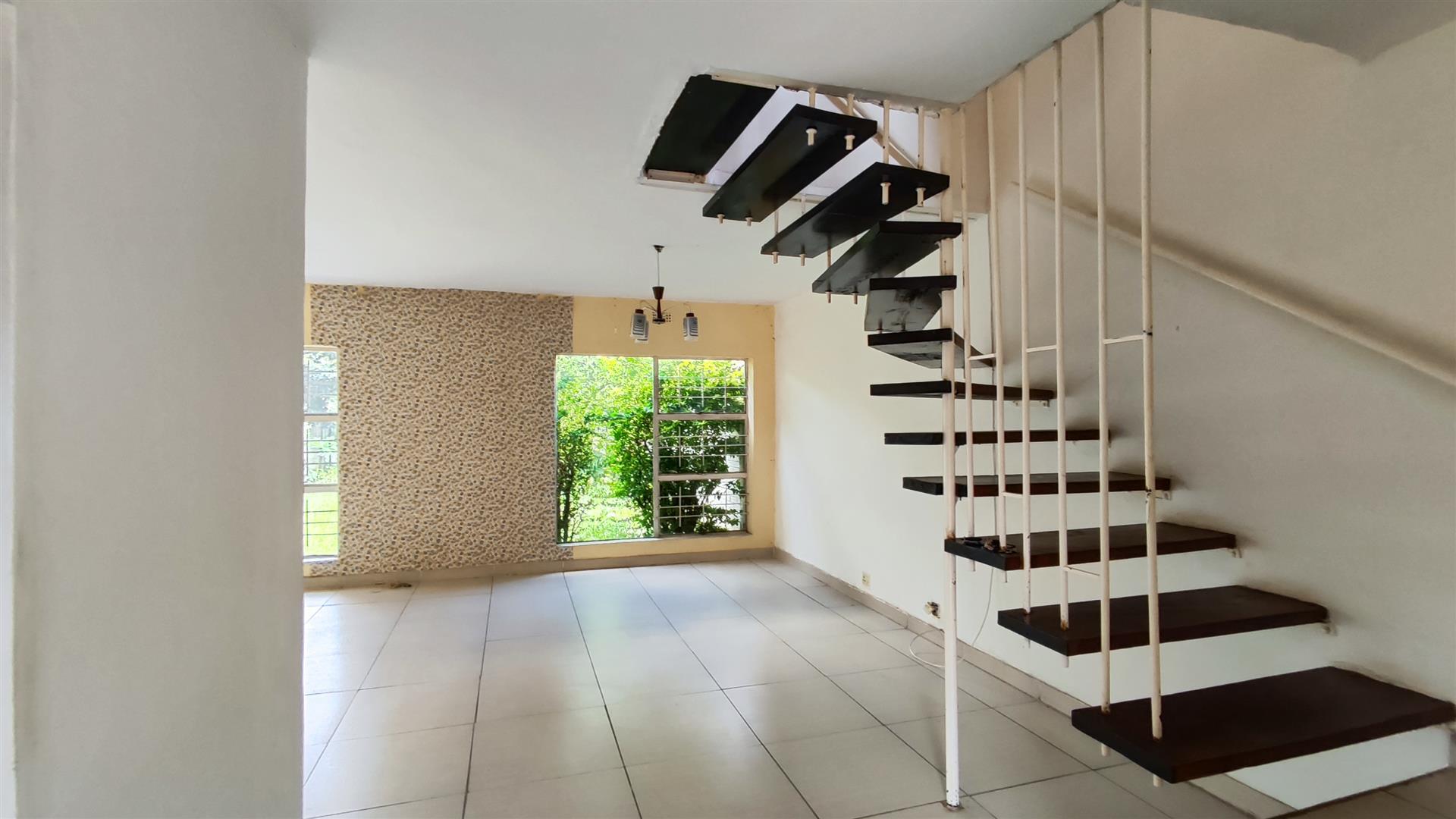 Dining Room - 15 square meters of property in Sonland Park