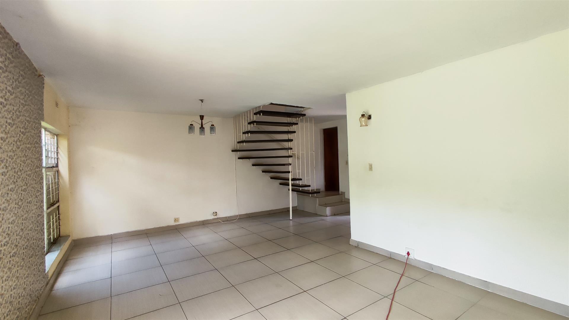 Lounges - 18 square meters of property in Sonland Park