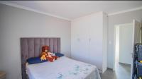 Bed Room 2 - 14 square meters of property in Blue Hills