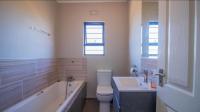 Bathroom 1 - 4 square meters of property in Blue Hills
